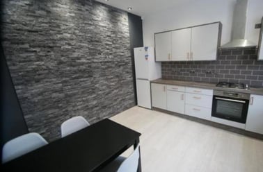 Harold Avenue, Hyde Park, Leeds - Image 3
