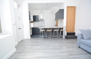 Elizabeth Street, Hyde Park, Leeds - Image 2