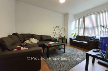 Chestnut Avenue, Hyde Park, Leeds - Image 2