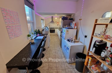 Brudenell Mount, Hyde Park, Leeds - Image 3