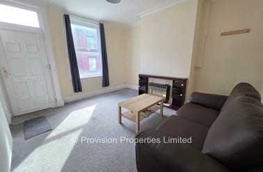 Harold View, Hyde Park, Leeds - Image 2