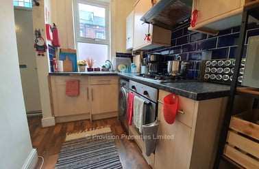 Harold View, Hyde Park, Leeds - Image 3