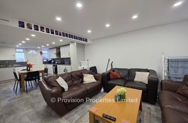 Cardigan Lane, Burley, Leeds - Image 3