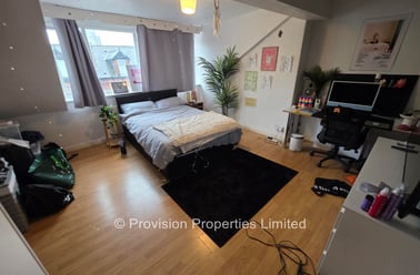 Archery Street, Woodhouse, Leeds - Image 2