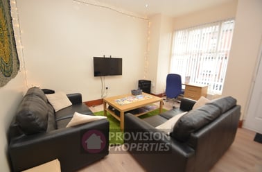 Hessle Terrace, Hyde Park, Leeds - Image 2