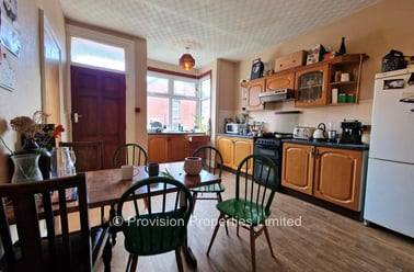 Beechwood View, Burley, Leeds - Image 2