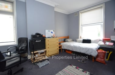 Regent Park Avenue, Rampart Road, Leeds - Image 2