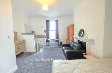 Moorland Road, Hyde Park, Leeds - Image 2