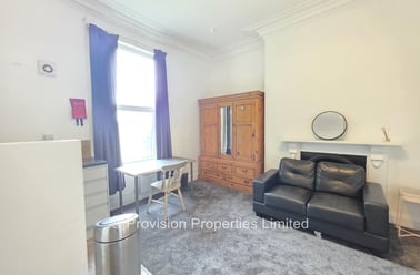 Moorland Road, Hyde Park, Leeds - Image 3
