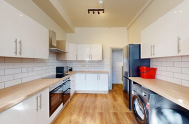 Ash Grove, Hyde Park, Leeds - Image 2