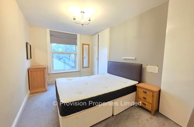 St Johns Terrace, Hyde Park, Leeds - Image 2