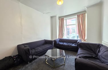 Welton Mount, Hyde Park, Leeds - Image 3