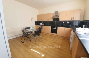 Harold Walk, Hyde Park, Leeds - Image 3