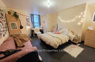 Brudenell Mount, Hyde Park, Leeds - Image 2