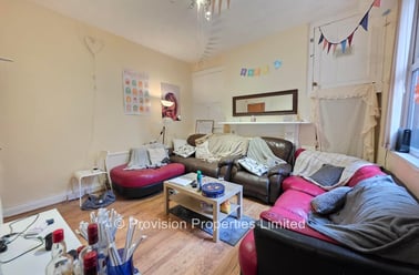 Brudenell Mount, Hyde Park, Leeds - Image 3