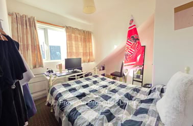 Hessle View, Hyde Park, Leeds - Image 3