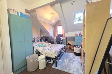 Hessle View, Hyde Park, Leeds - Image 2