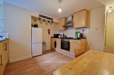 Hessle View, Hyde Park, Leeds - Image 3