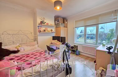 Headingley Crescent, Headingley, Leeds - Image 3