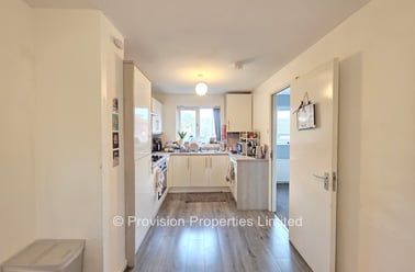 Well Close Rise, Woodhouse, Leeds - Image 3