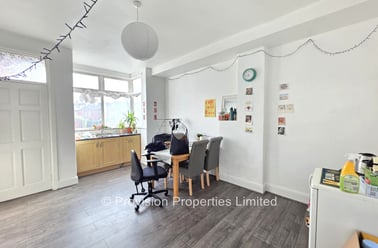 Beechwood View, Burley, Leeds - Image 3