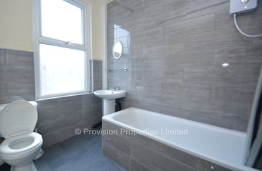 Village Terrace, Burley, Leeds - Image 3