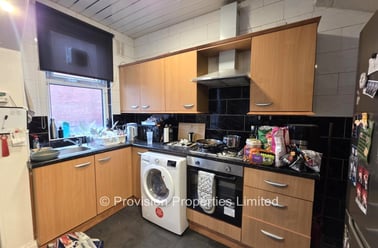 Harold Avenue, Hyde Park, Leeds - Image 2