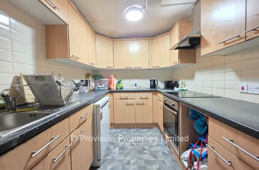 Cardigan Road, Burley, Leeds - Image 3