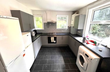 St Michaels Terrace, Headingley, Leeds - Image 3