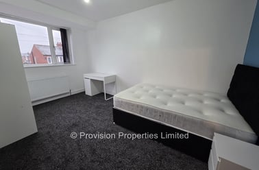 Park View Avenue, Burley, Leeds - Image 2