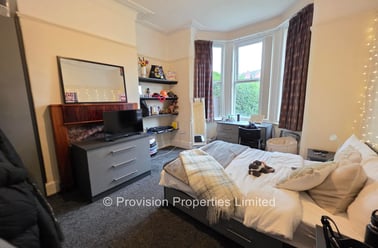 Brudenell Road, Hyde Park, Leeds - Image 2