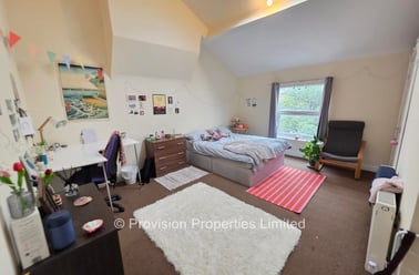 Moorland Avenue, Hyde Park, Leeds - Image 2