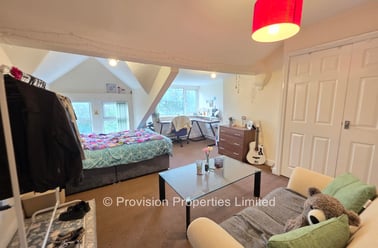 Moorland Avenue, Hyde Park, Leeds - Image 3