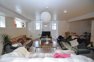 Brudenell Road, Hyde Park, Leeds - Image 3