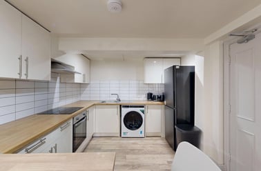 Otley Road, Meanwood, Leeds - Image 2