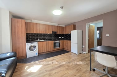Brudenell Mount, Hyde Park, Leeds - Image 2