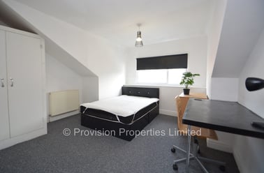 Royal Park Road, Hyde Park, Leeds - Image 2