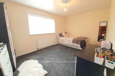 Howden Gardens, Hyde Park, Leeds - Image 2