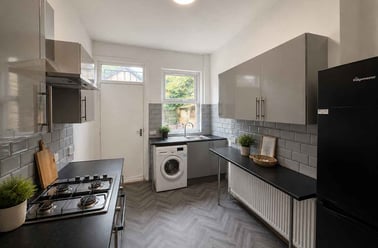 St Michaels Terrace, Headingley, Leeds - Image 2