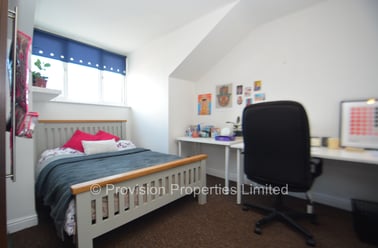 Burchett Terrace, Rampart Road, Leeds - Image 2