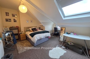 Brudenell Road, Hyde Park, Leeds - Image 2