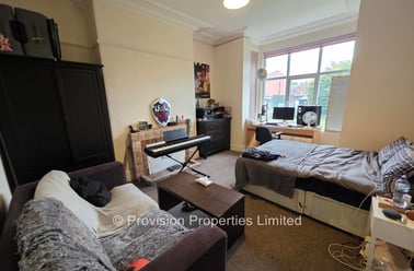 Brudenell Road, Hyde Park, Leeds - Image 3