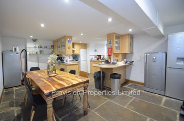 Consort Terrace, Woodhouse, Leeds - Image 2