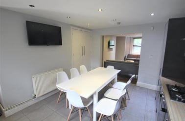 Hyde Park Road, Hyde Park, Leeds - Image 3