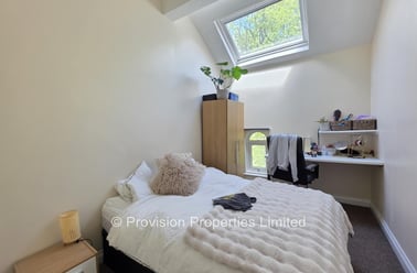 Moorland Road, Hyde Park, Leeds - Image 2