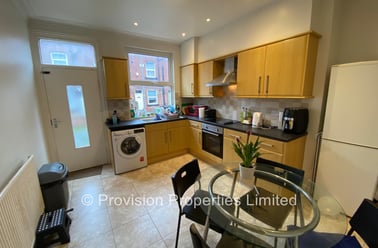 Ashville Grove, Burley, Leeds - Image 2