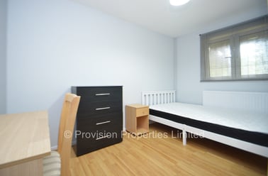 Well Close Rise, Woodhouse, Leeds - Image 2