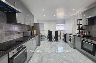 Bainbrigge Road, Headingley, Leeds - Image 2