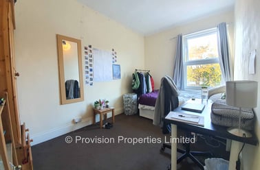 Woodsley Road, Hyde Park, Leeds - Image 3