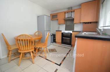 Well Close Rise, Woodhouse, Leeds - Image 3